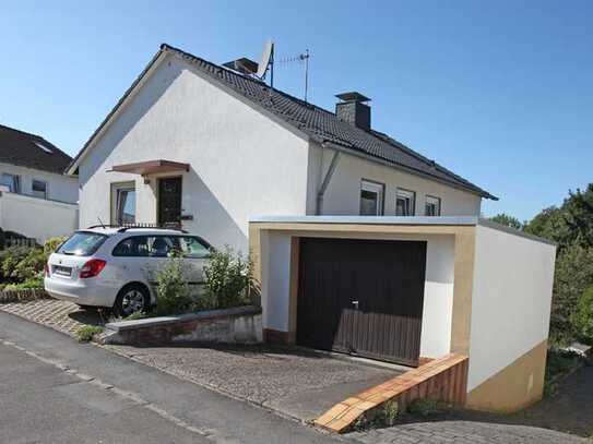 Freistehendes 1-2 Familienhaus auf traumhaftem Grundstück in begehrter Lage von Burscheid