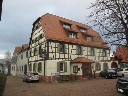 Walldorf: Familiengeführtes Hotel mit Restaurant und Maisonettewohnung in ruhiger Altstadtlage.