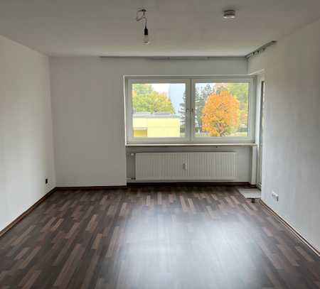 Geschmackvolle 3-Zimmer-Wohnung mit gehobener Innenausstattung mit Balkon und EBK in Regensburg