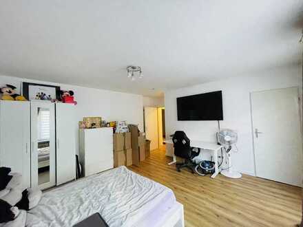 ab Sofort*Helle und gemütliche 1-Zimmer-Wohnung*Balkon*EBK*zentrale Lage in Neu-Isenburg*