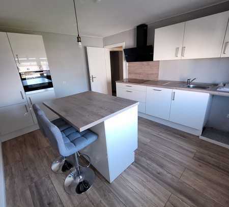 SCHICKE 4 ZKB-WOHNUNG MIT MOD. EBK