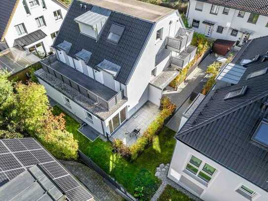 Neuwertige 4 Zimmer-Terrassenwohnung mit kleinem Garten über 2 Ebenen in ruhiger Lage!