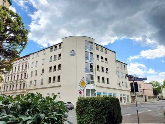 Tolle Kleinwohnung mit Balkon, Aufzug und Duschbad!