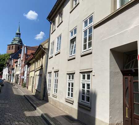 helle 2 Zi DG Wohnung westl. Altstadt