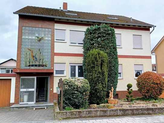 *PRIVAT * Geräumiges und gepflegtes 11-Zimmer-Mehrfamilienhaus