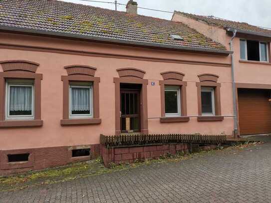 Bezugsfähiges Haus in Hengstbach mit großem Grundstück, Preis VB