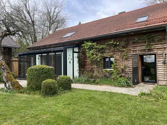 Künstlerhaus in Alleinlage – 163 m² Wohnfläche auf 2.000 m² Grundstück in Unterdietfurt (Rottal)