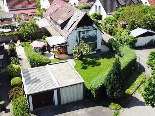 "Charmante Doppelhaushälfte mit Großem Garten: Ihr Neues Zuhause in Ruhiger Lage"