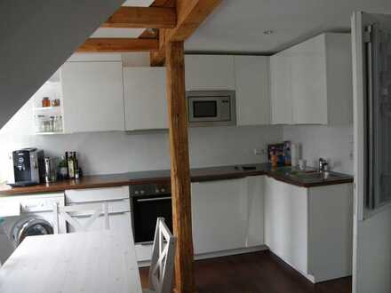 Stilvolle 2-Zimmer-DG-Wohnung in Bremen (Schwachhausen)