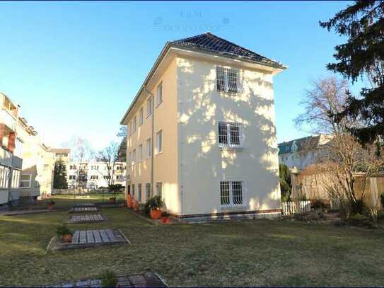 Wunderbare Lage - besondere Büro-/Praxisräume im freistehenden Haus - teilweise Wohnen möglich