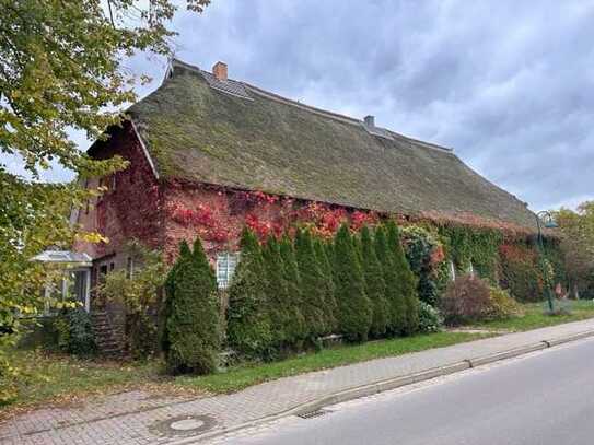 Zweifamilienhaus / Bauernhaus in ländlicher Lage