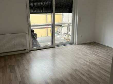 Bezug nach Sanierung mit Balkon: ansprechende 5-Zimmer-Wohnung in Schorndorf