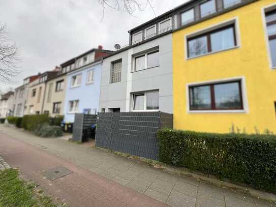 Stabiles Einkommen: Mehrfamilienhaus mit 3 Mieteinheiten!