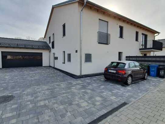 Hochwertige 4-Zimmer Wohnung im Süden von Ingolstadt (Zuchering)