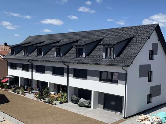 Preiswertes, neuwertiges 5-Raum-Reihenendhaus mit geh. Innenausstattung und EBK in Wörth am Rhein