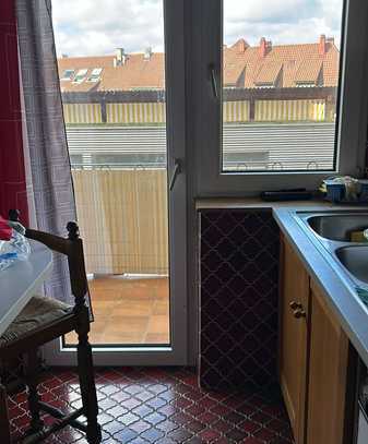 Freundliche und gepflegte 4-Zimmer-Wohnung mit Balkon und Einbauküche in Stuttgart