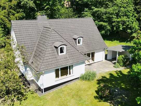 Großzügiges Landhaus auf herrlichem Grundstück 
in Maschen-Horst!