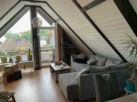 Schöne Dachgeschosswohnung in Gummersbach-Windhagen mit Balkon zu vermieten!
