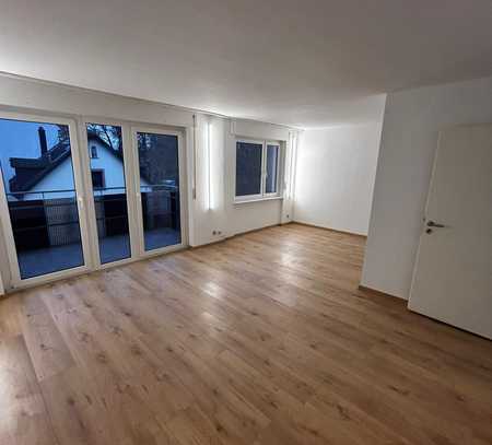 Vollständig renovierte 2-Zimmer-Wohnung mit Balkon und Einbauküche in Karlsruhe