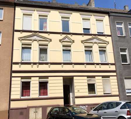 Biete schöne DG-Wohnung für 550 € KM, 68 m², 
3 Zimmer