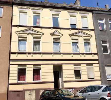 Biete schöne und helle DG-Wohnung für 580 € KM, 68 m², 
3 Zimmer