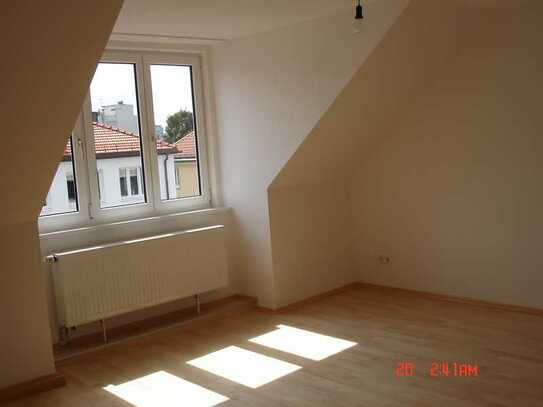 ruhige 2 1/2 Zimmer DG-Wohnung im St. Benno Viertel