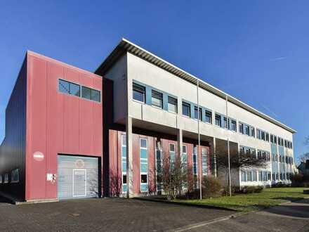 Großzügige Büroetage im 1. Obergeschoss + Werkstatt und Büro im EG in Leverkusen Manfort.