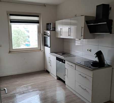 Modern renovierte 3 Zimmer Wohnung