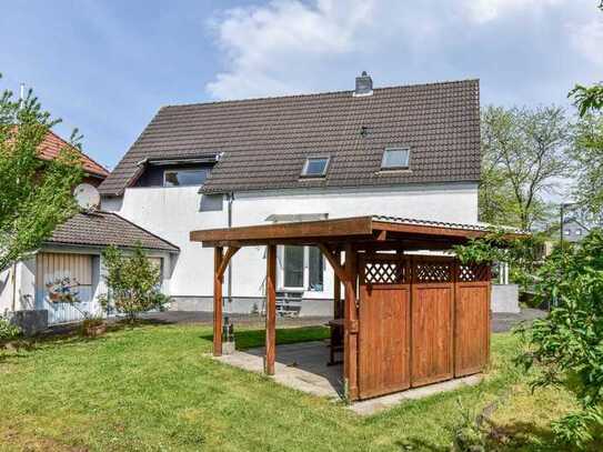 Modernisierte Immobilie in Langenfeld-Richrath * Freistehendes Ein-/Zweifamilienhaus * ca. 155,52 m²