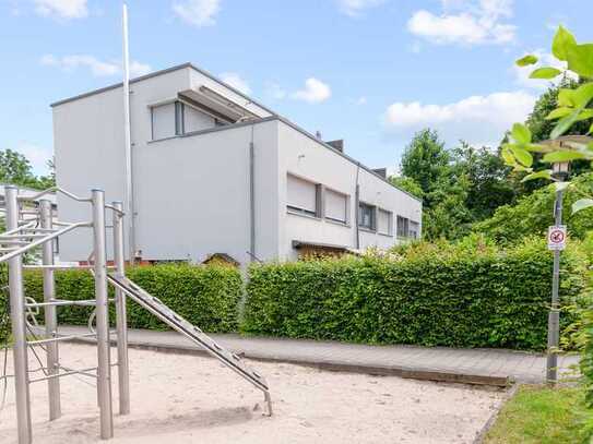 Exklusives RMH mit EBK, Terrasse, Garten, Dachterrasse, UG-Studio , Garage u. TG-Stellplatz !