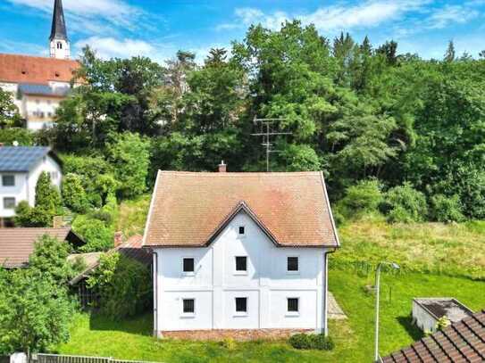 Geschichtsträchtiges Wohnhaus mit Potential