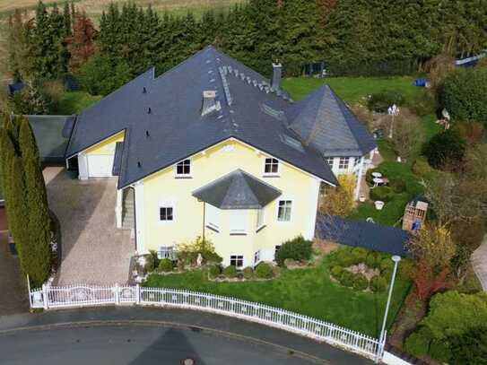 -PROVISIONSFREI- "my home is my castle" Imposantes Einfamilienhaus in Hohenahr