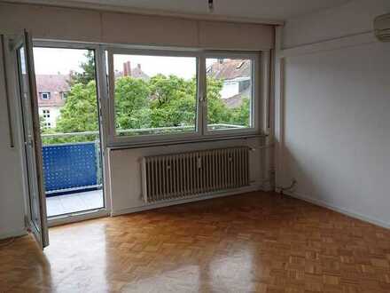 Gepflegte 1-Zimmer-Wohnung mit Balkon und EBK in Karlsruhe