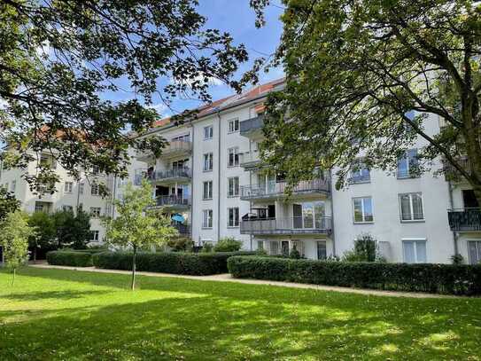 Geräumige Familienwohnung mit Balkon sucht neue Mieter!