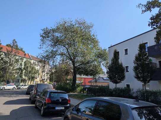 Barrierefreies attraktives Büro mit Terrasse