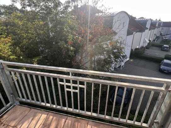 Schmuckstück in idyllischer Nachbarschaft!Balkon, Stellplatz, Bad mit Badewanne u Blick ins Grüne