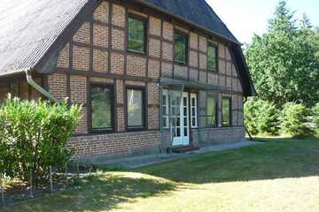 Historischer Resthof mit Nebengebäude zw. Rendsburg und Neumünster