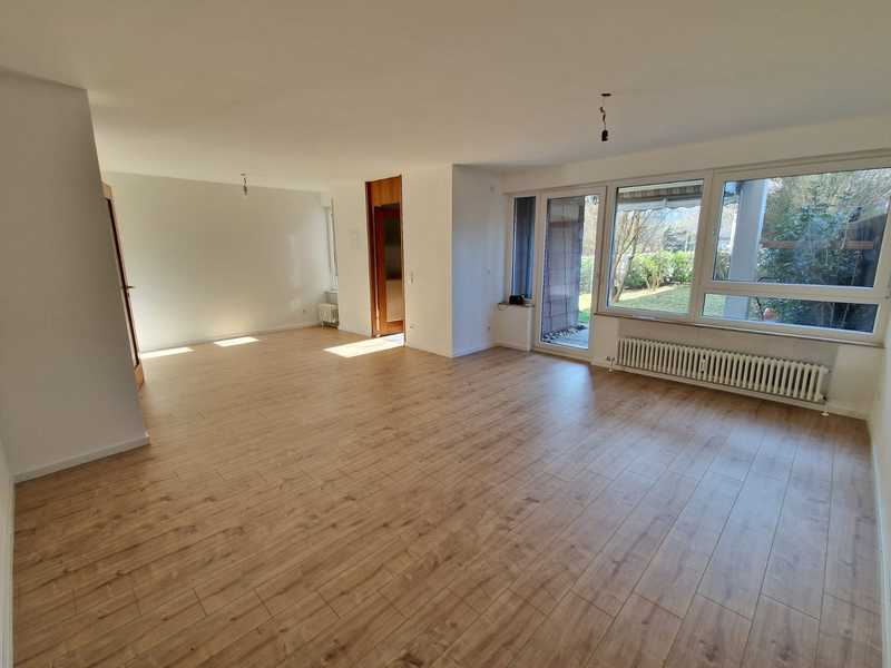 2,5 Zimmer Wohnung mit EBK, Terrasse und Garten in Weilimdorf