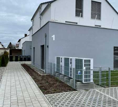 2-Zimmerwohnung mit EBK und großer Dachterrasse Richtung Süden-Osten