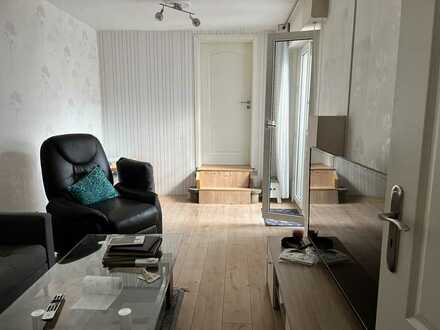 Günstige 5-Zimmer-Wohnung mit Balkon und EBK in Bad