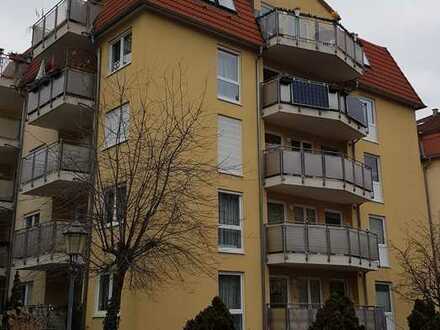 Sehr gepflegte Mansarden Dachwohnung mit Balkon