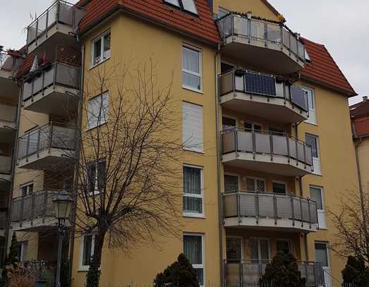 Sehr gepflegte Mansarden Dachwohnung mit Balkon