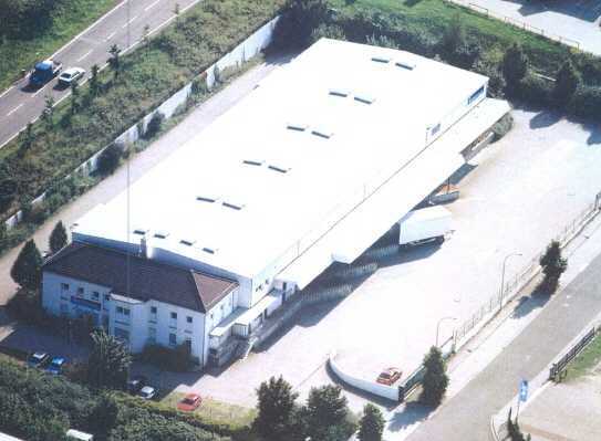 Logistik- Gewerbehalle bei Chemnitz mit 2 LKW Toren, 5 Rampen und mit Büro zu verkaufen