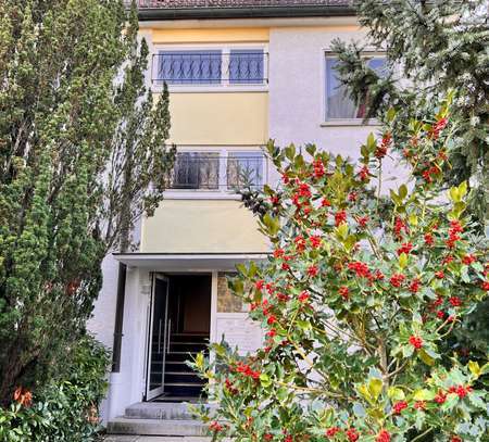 Frisch renovierte 3-Zi-DG-Whg. mit Balkon (ca. 73 m²) in Vaihingen