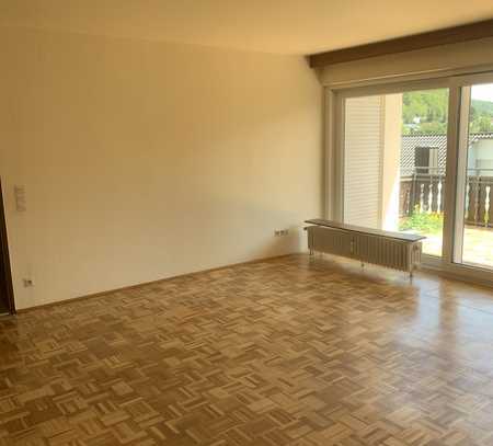 Ansprechende 3-Zimmer-EG-Wohnung mit sonniger Terrasse und Einbauküche in Albstadt