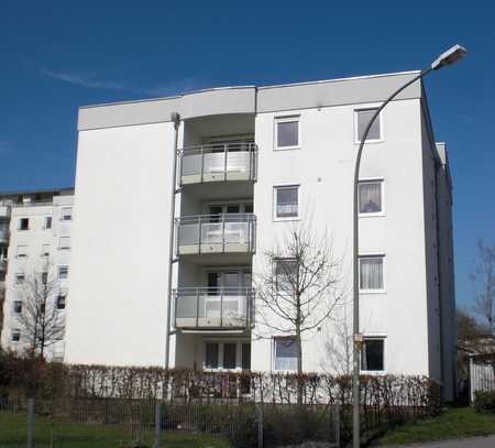 Schön geschnittene, großzügige 2-Zimmer-Wohnung mit West-Loggia in hervorragender Lage