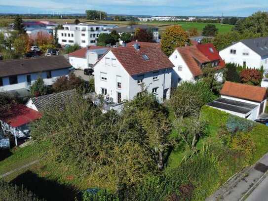 Ulm-Jungingen: Modernisiertes Einfamilienhaus mit Einliegerwohnung und großzügigem Gartenparadies!