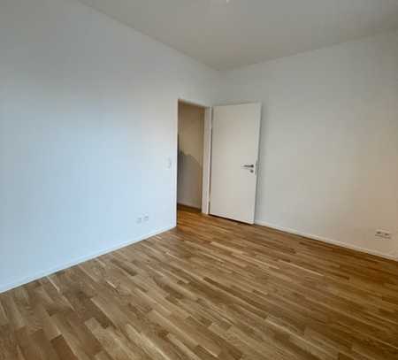 Erstbezug nach Sanierung-Exklusiv sanierte 2-Zimmer Wohnung inkl. Küche & Terrasse in zentraler Lage