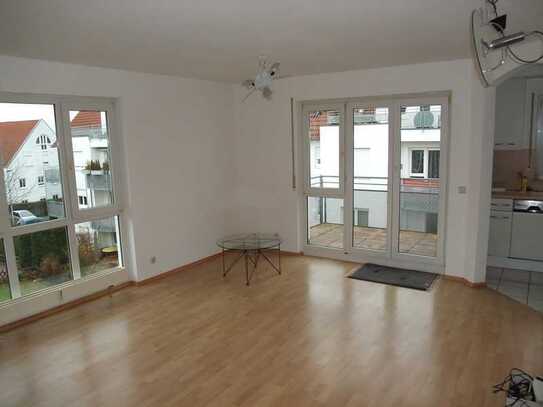 schöne 2 Zimmerwohnung mit Balkon