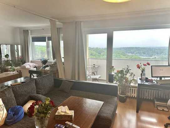 Sonnige 3 Zimmer Wohnung mit atemberaubenden Panorama- Weitblick über Seen und Wälder